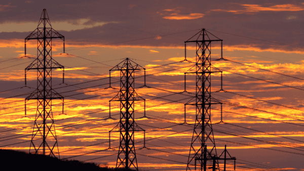The Difference Between Distribution & Transmission Power Lines?